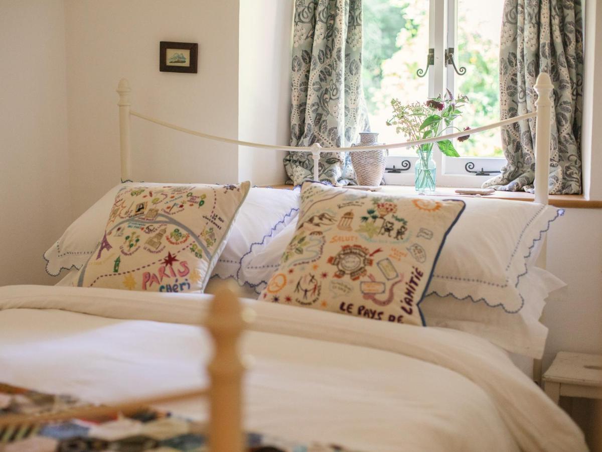 Lily Cottage Tew Kültér fotó